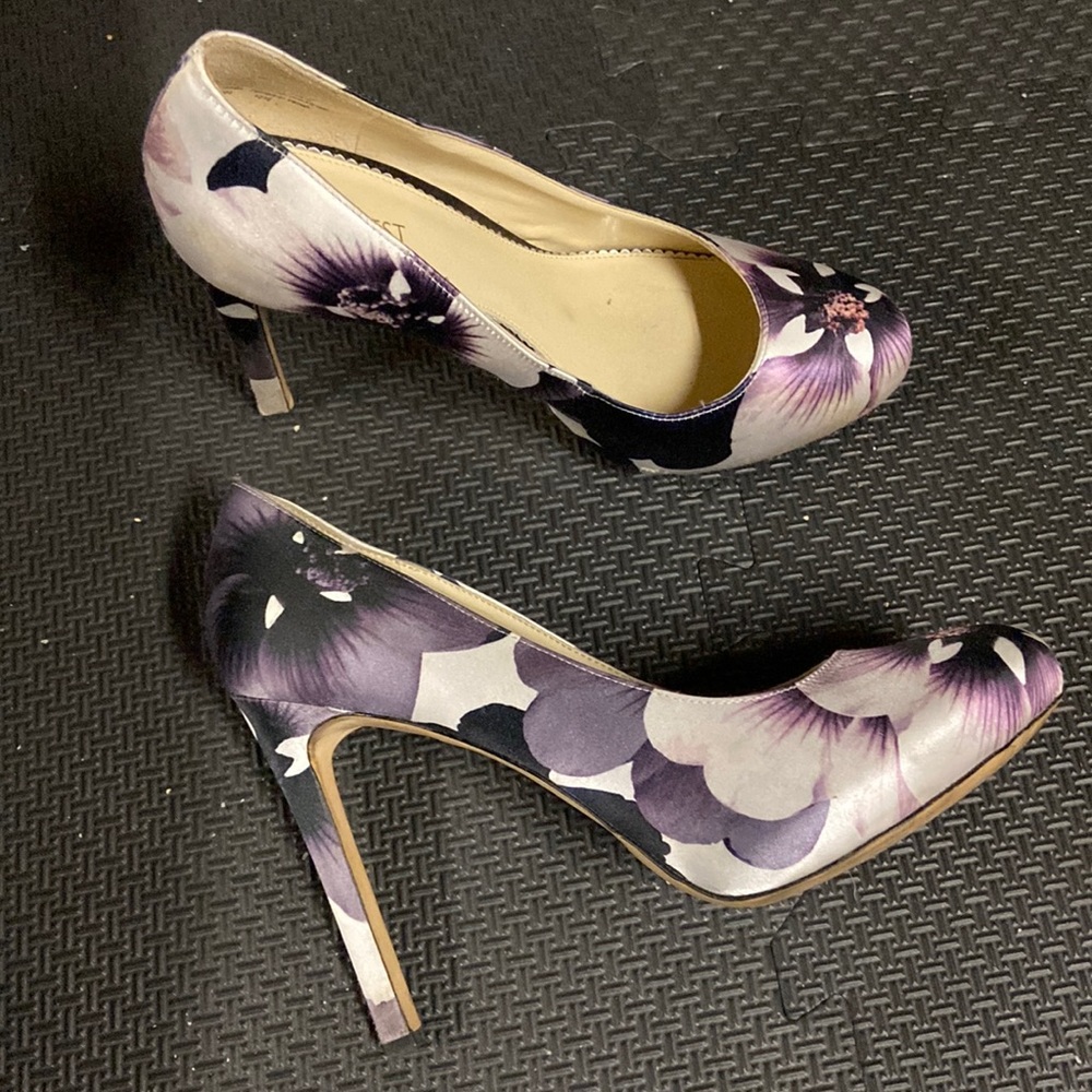 Nine West heels in excellent condition